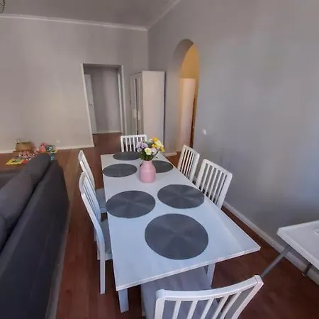 Spacious, 3-bedroom In Apartman Riga
